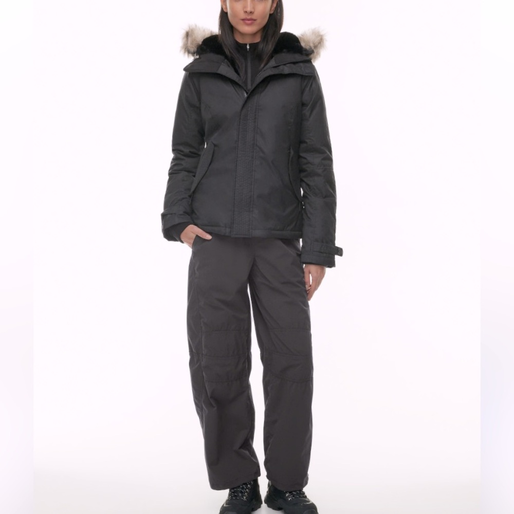 ARITZIA Tna Black  Short Parka Size XL